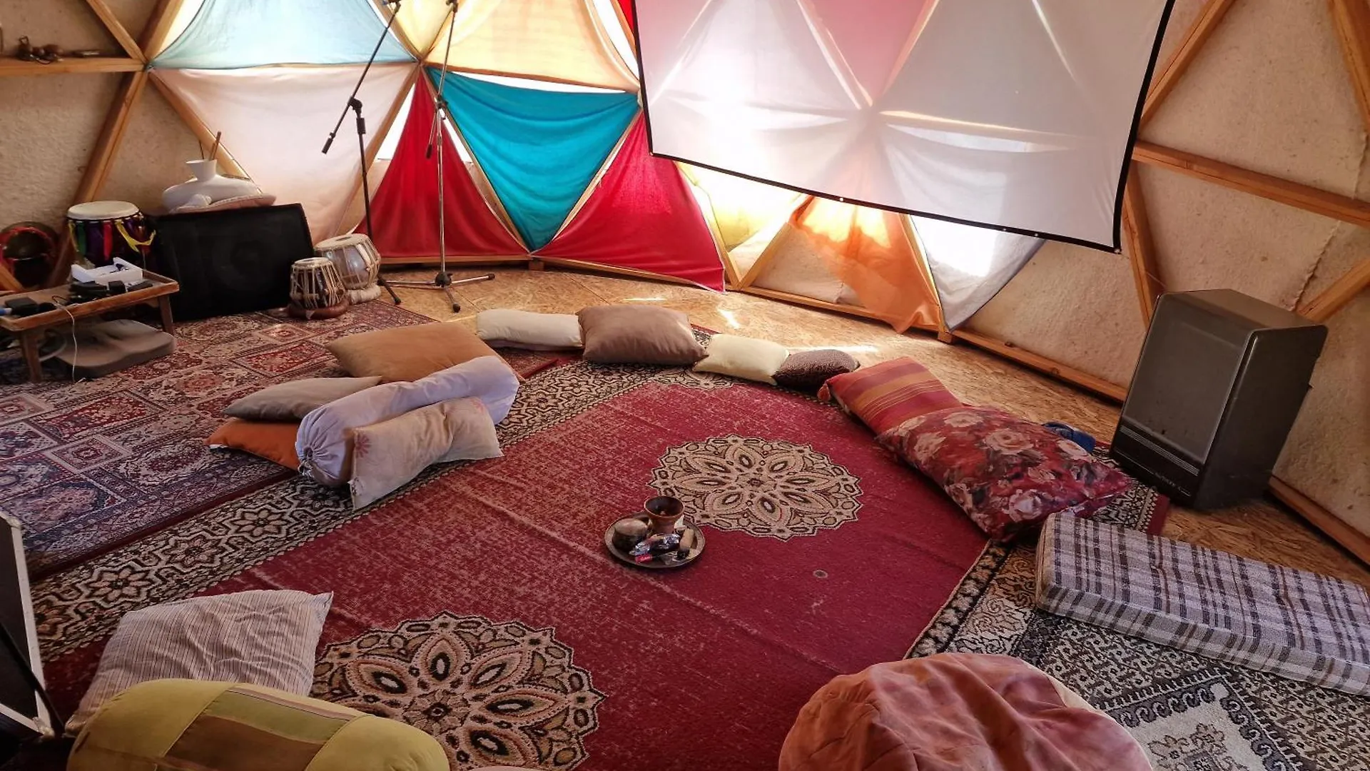 Camping Jolie Caravane A Sivana Oasis De Lumiere Tourves